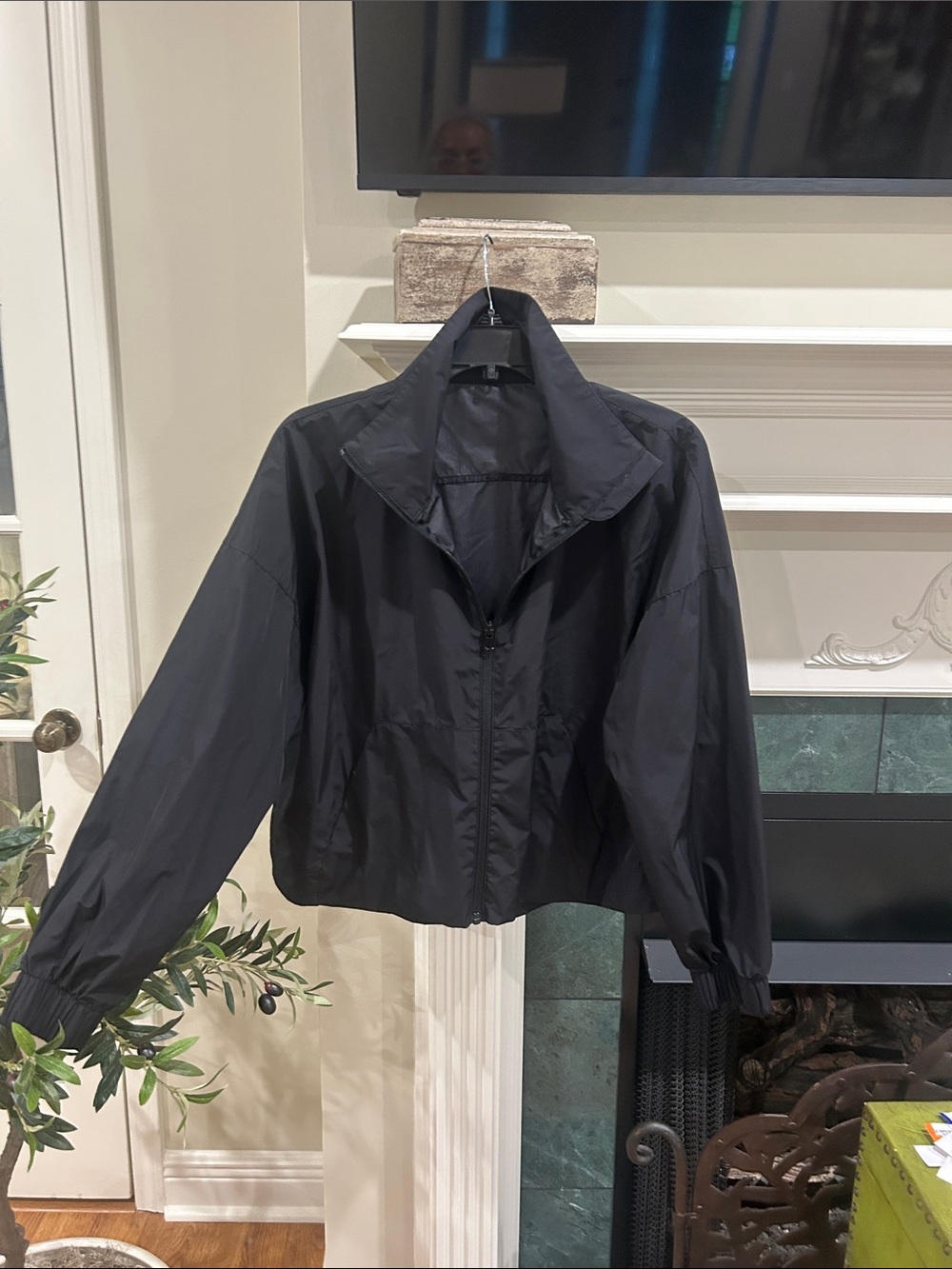 Black Women's Lightweight Zip-Front 
Crop Jacket